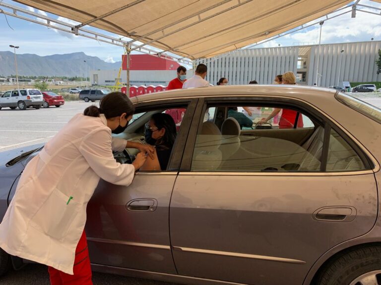 Extenderán vacunación de mayores de 40 un día más, sólo en la UA de C