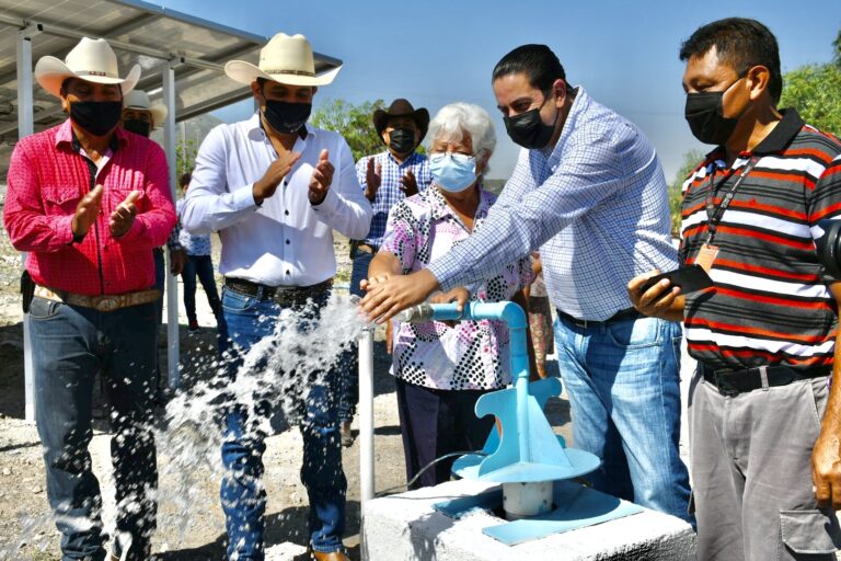 Habilitan pozo de agua en ejido Ojo Caliente; se beneficia a 33 familias