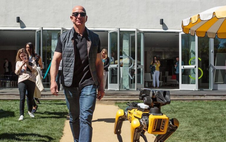 Jeff Bezos anuncia que viajará al espacio el próximo 20 de julio