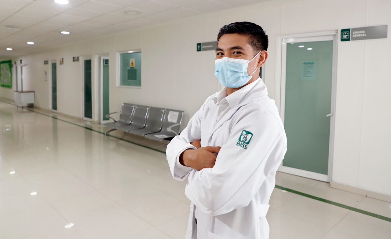 Médico interno de pregrado del IMSS, campeón mundial de ArtesMarciales