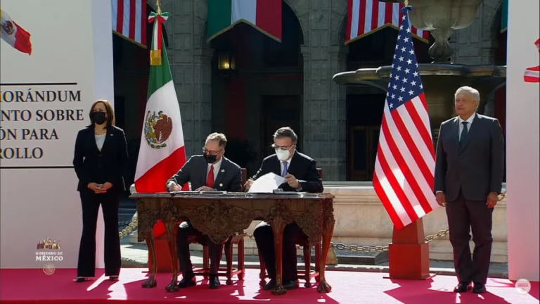 México y Estados Unidos firman acuerdo de cooperación