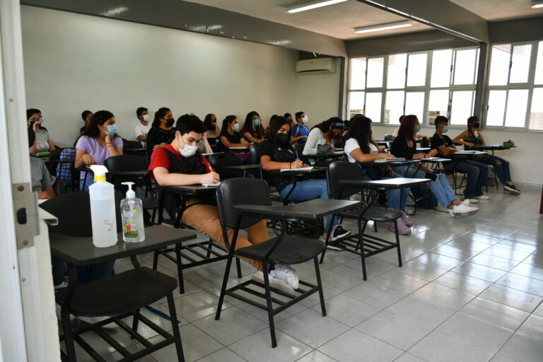 Regresan a las aulas alumnos del Ateneo Fuente Ramos Arizpe