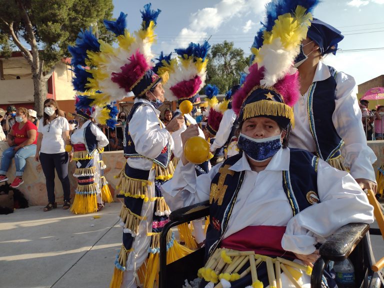 Matlachines de asilo: danzar al ritmo de la vejez