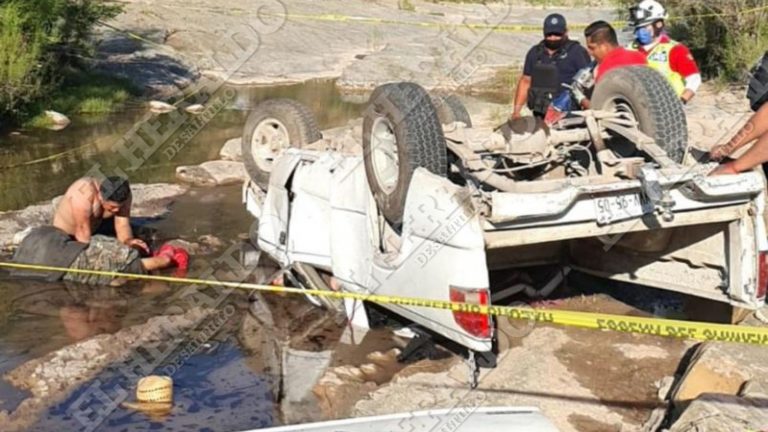 Muere matrimonio al caer a un barranco