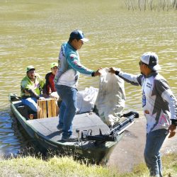 Trabajan en equipo para mantener limpia la presa Palo Blanco  6