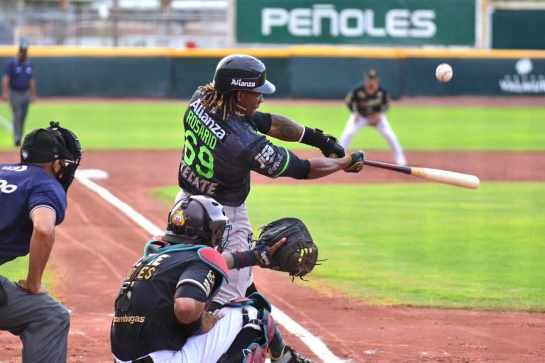 Ataque de 4 carreras en la séptima rompe duelazo en La Laguna