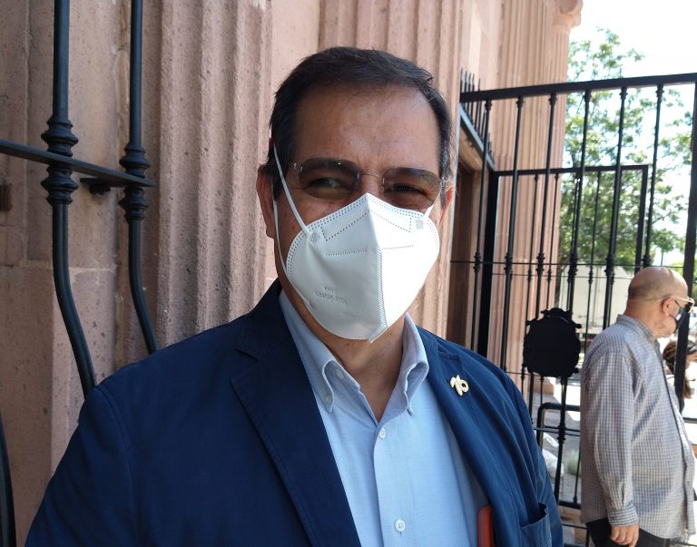 Pide empresario a coahuilenses no participar en consulta; es un show, dice