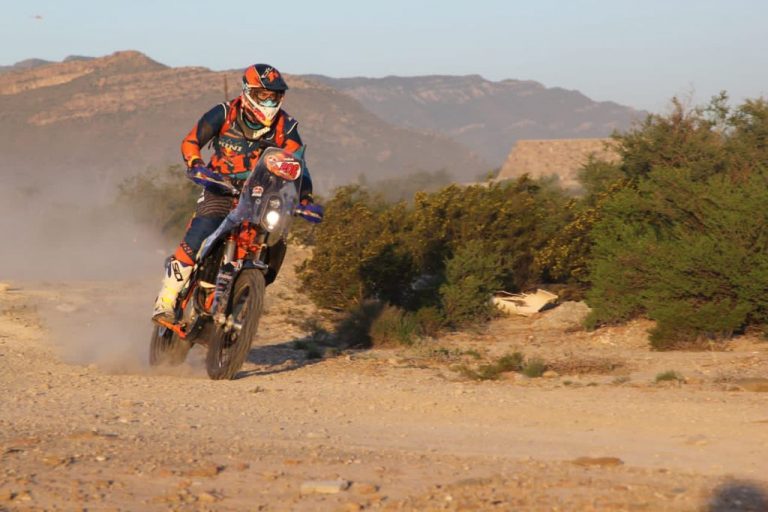 Atienden a motociclista que sufre accidente en la Carrera Coahuila 1000