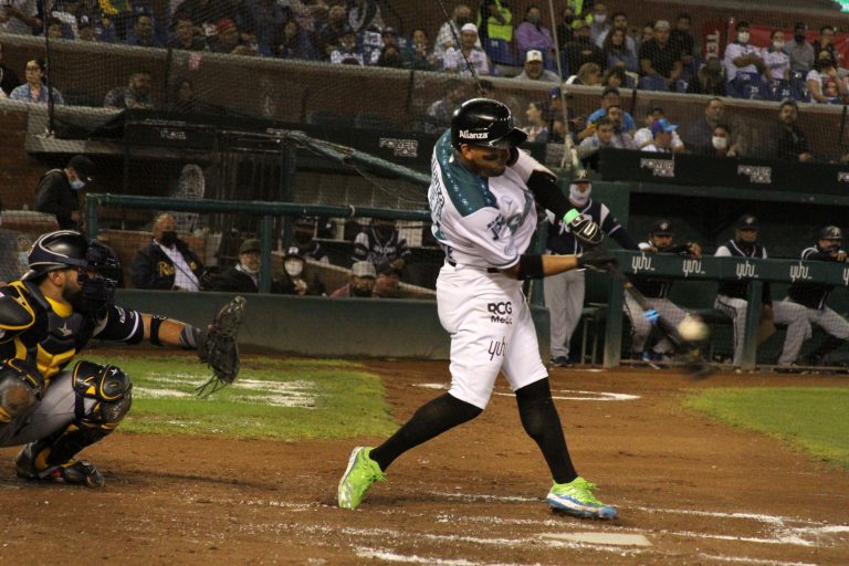 Rieleros vence 7 a 4 a Saraperos para amarrar la serie