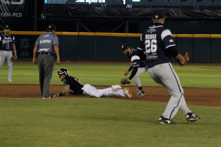 Rieleros gana 6 a 1 a Saraperos en Saltillo en el tercero de la serie