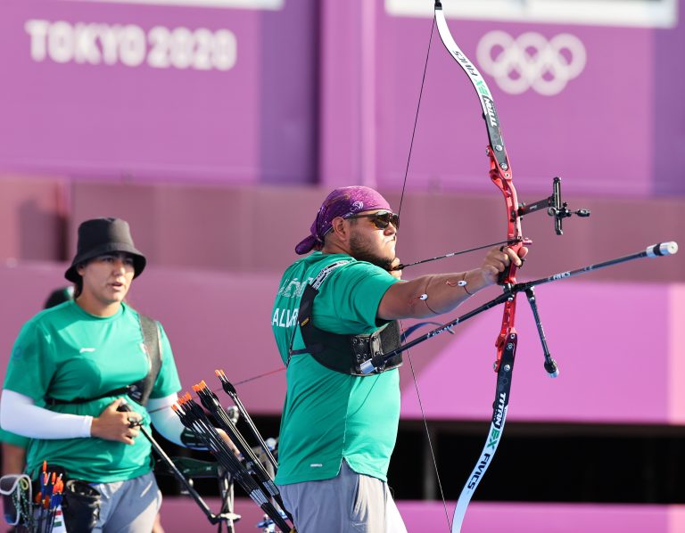 Alejandra Valencia y Luis Álvarez logran el bronce en equipo mixto de los Juegos Olímpicos