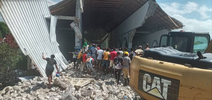 Aumenta a 724 saldo de muertos por terremoto en Haití | El ...