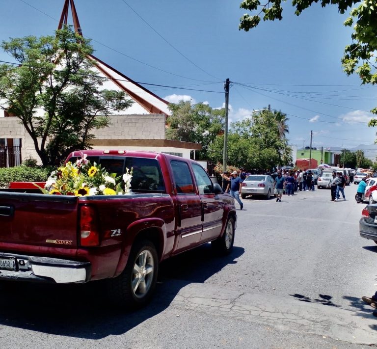 Dan último adiós a víctimas de accidente; familia pide ayuda para sufragar gastos funerarios y de hospitalización 