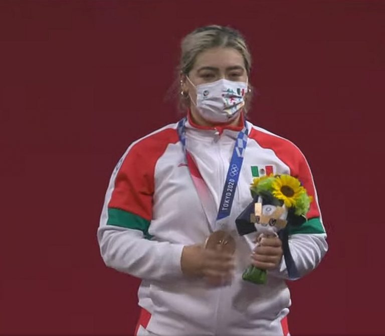 Entrega pesista Aremi Fuentes tercera medalla para México en Tokio 2020