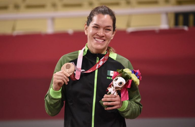 Lenia Ruvalcaba supera adversidades y gana bronce con dedicatoria especial