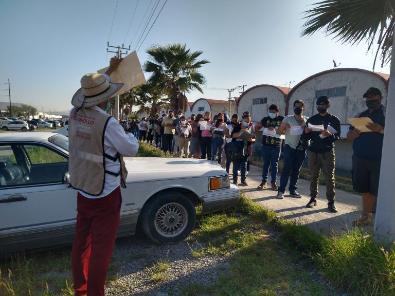 Saturan “chavos” los módulos de vacunación en Saltillo