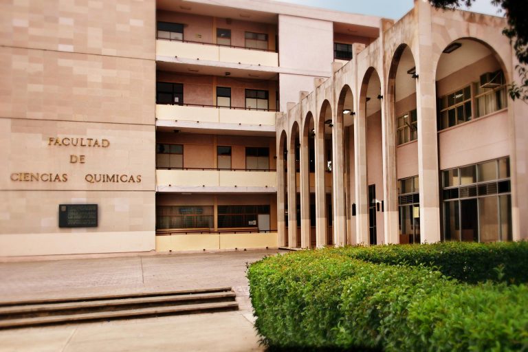 Fortalecerán el Laboratorio de Análisis Estructural de la Facultad de Ciencias Químicas de la UA de C