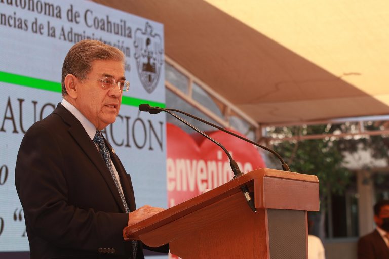 Inaugura rector de la UA de C el Auditorio Ex Directores FCA y el Gimnasio Águila FCA