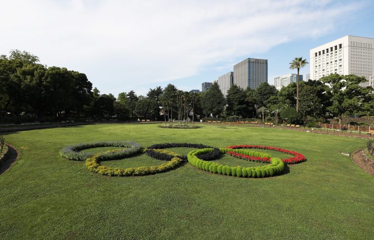 Juegos Olímpicos de París invitan al mundo a relevo oficial