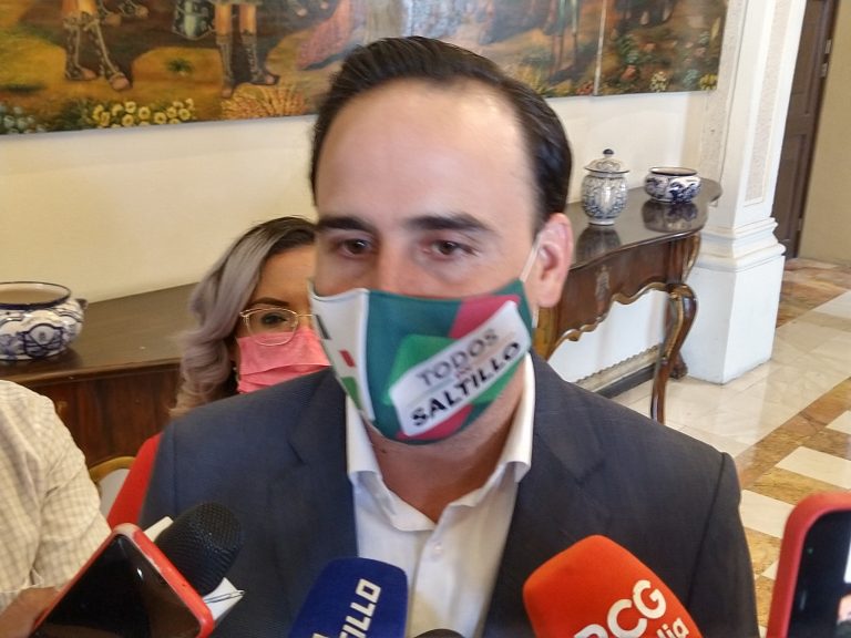 Ofrece Manolo Parque las Maravillas y Arena Saltillo para apoyar vacunación de jóvenes