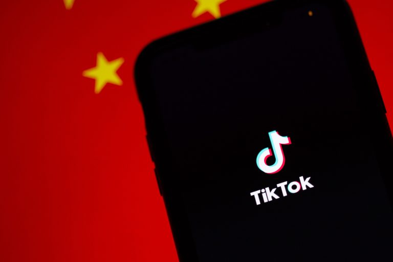 Un senador estadounidense pide bloquear TikTok en EU porque es “una extensión” del Gobierno chino