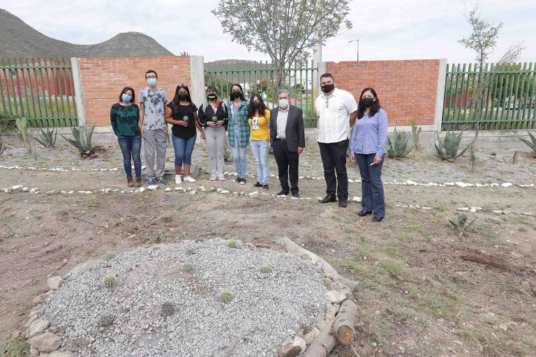 Visita rector de la UA de C Jardín Etnobiológico del ICH