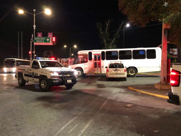 Muere motociclista aplastado al sur de Saltillo