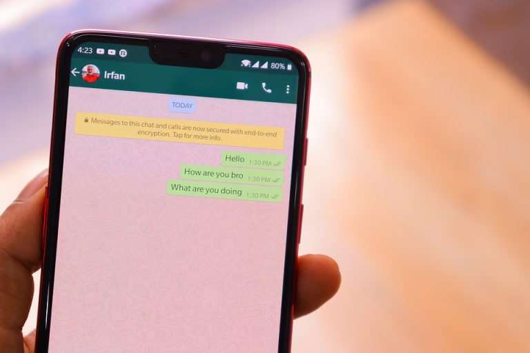 Así es como WhatsApp lee «millones» de mensajes privados de usuarios y suministra datos a la Justicia