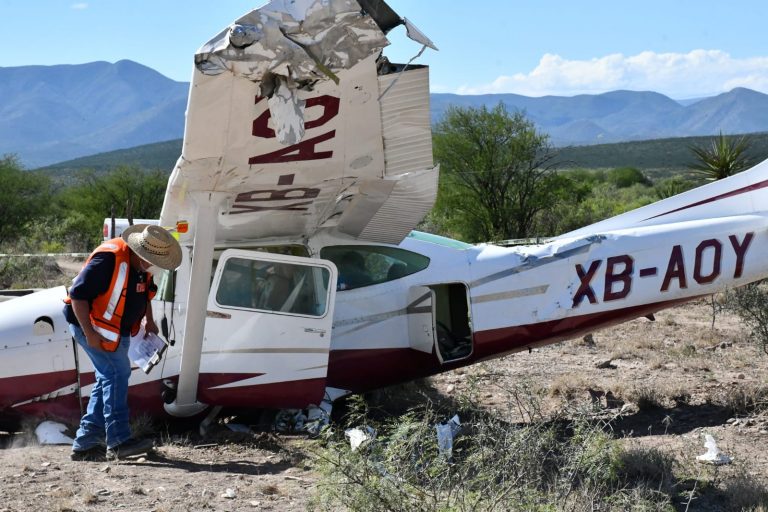 Directivo de El Siglo de Torreón se salva de morir tras caída del avión que tripulaba