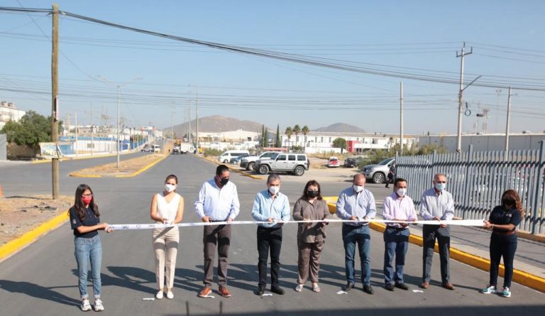 Entrega el gobernador rehabilitación de vialidades en el Parque industrial PIDECO