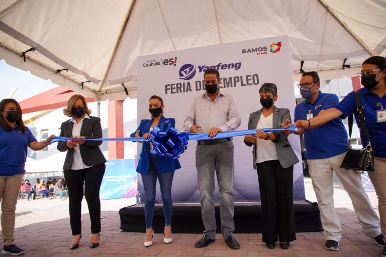 Inaugura Chema Morales la feria del empleo Yanfeng