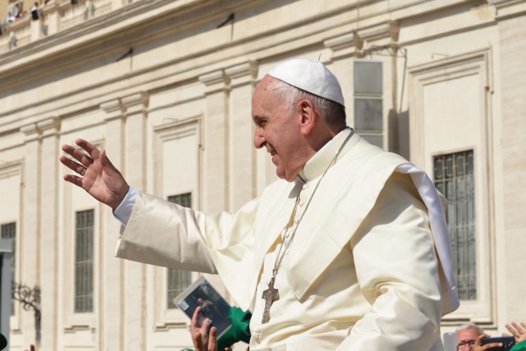 Papa Francisco pide a México diálogo, no evocar al pasado, sino sanar heridas