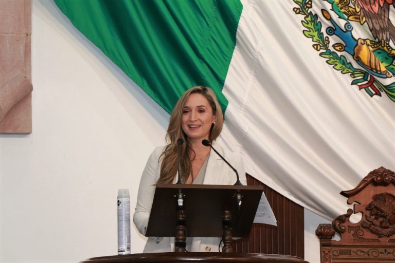 Plantea diputada se iluminen de rosa edificios emblemáticos de Coahuila por Mes de la Lucha Contra el Cáncer de Mama