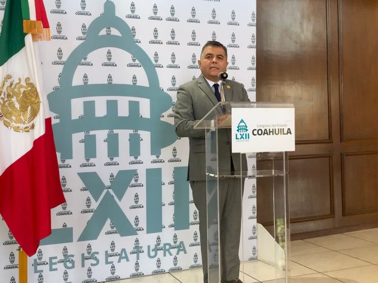 Podría apoyar el Congreso en amparos para vacunar a menores