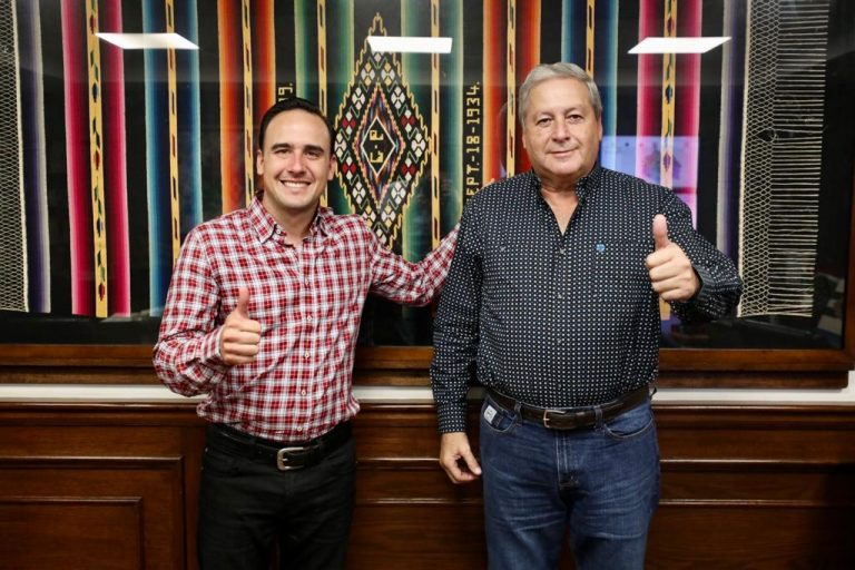 Se reúnen Manolo y Chema para programar entrega-recepción