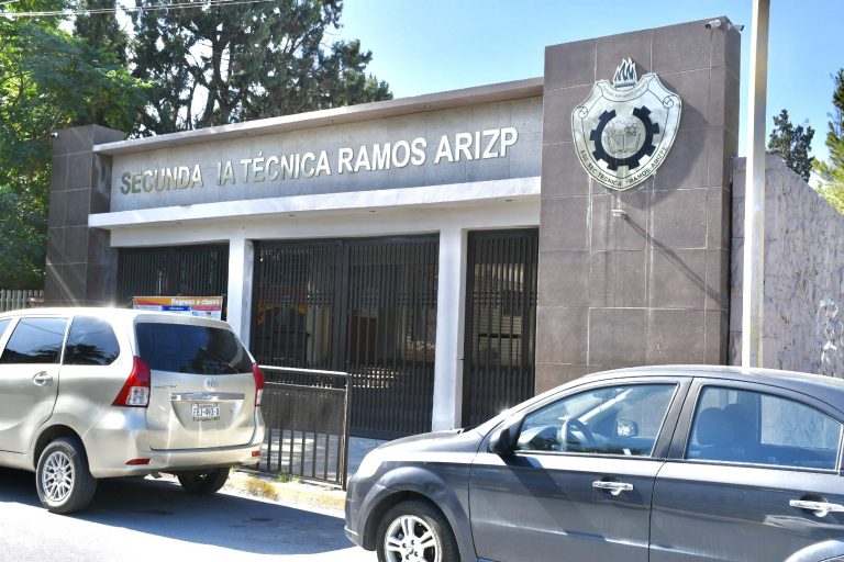 Secundaria Técnica Ramos Arizpe confirma caso positivo de COVID-19 en maestra