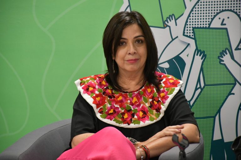 Presenta Arcelia Ayup en la FILC su libro ‘Dos Vidas’ 