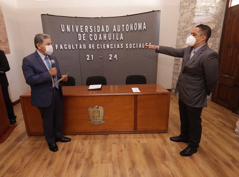 Rinde protesta nuevo director de la Facultad de Ciencias Sociales