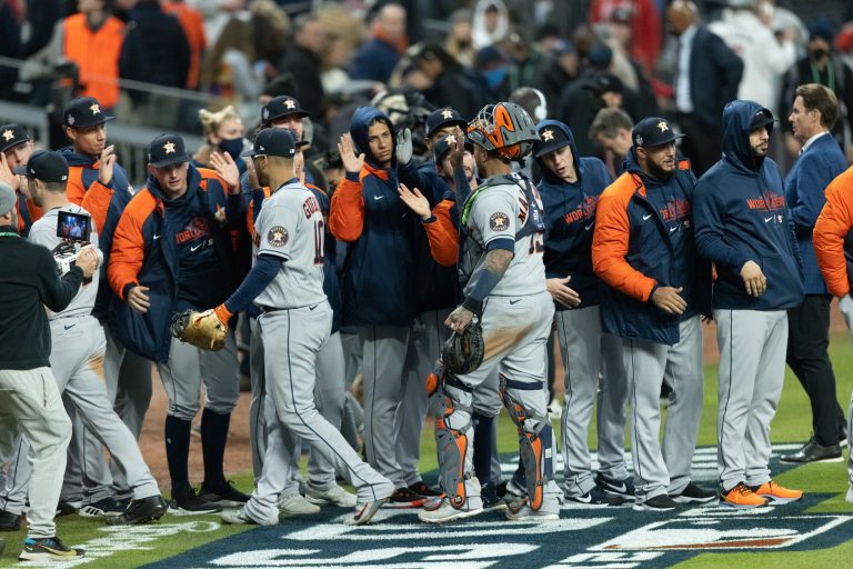 Astros se niega a morir; devuelve la Serie Mundial a Houston