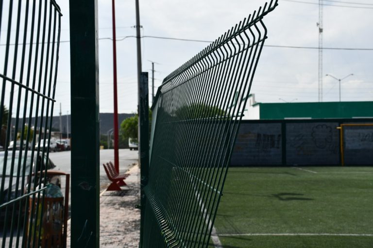 Necesaria la atención en cancha deportiva tras ser vandalizada en la colonia Parajes Del Valle 