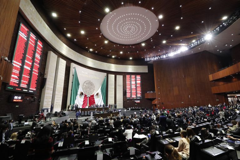 Diputados aprueban Ley de Ingresos 2022 con recaudación por “autos chocolate”