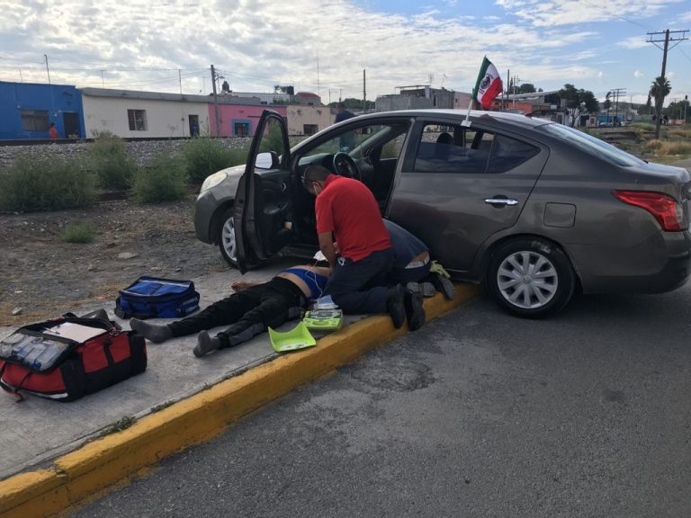 Muere automovilista en la vía pública