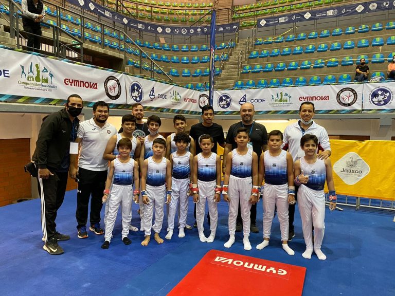 Regresan gimnastas coahuilenses cargados de medallas de Campeonato Nacional