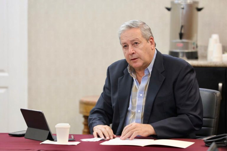 Sostiene Chema Fraustro reunión para diseñar plan de transporte público y movilidad