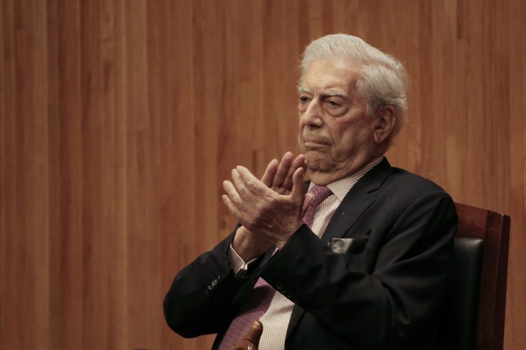 Mario Vargas Llosa anuncia su retiro de la literatura