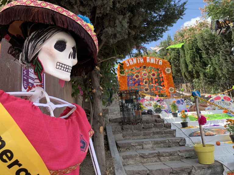 El barrio de Saltillo que festeja a los muertos   