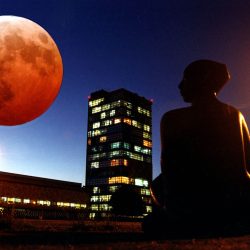 La luna mostrará rojo intenso durante el eclipse más largo del siglo1