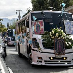 Transportistas celebran a la Virgen de Guadalupe a bordo de vehículos7