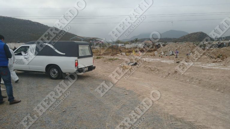 Lanzan 12 cuerpos a la fosa común en Saltillo