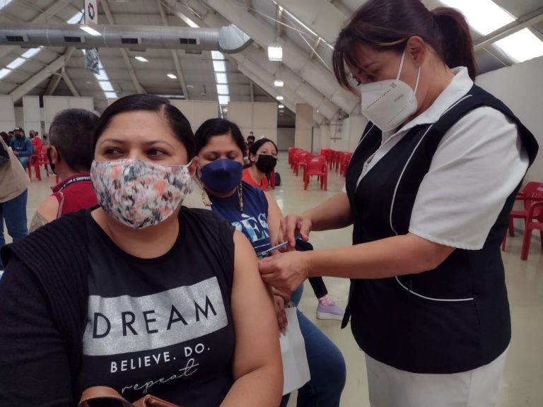 Aplican más de 5 mil dosis antiCovid en primer día de segunda jornada para rezagados mayores de 18 